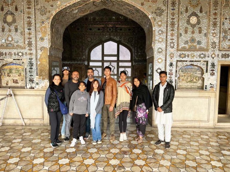 zain-tour-guide
